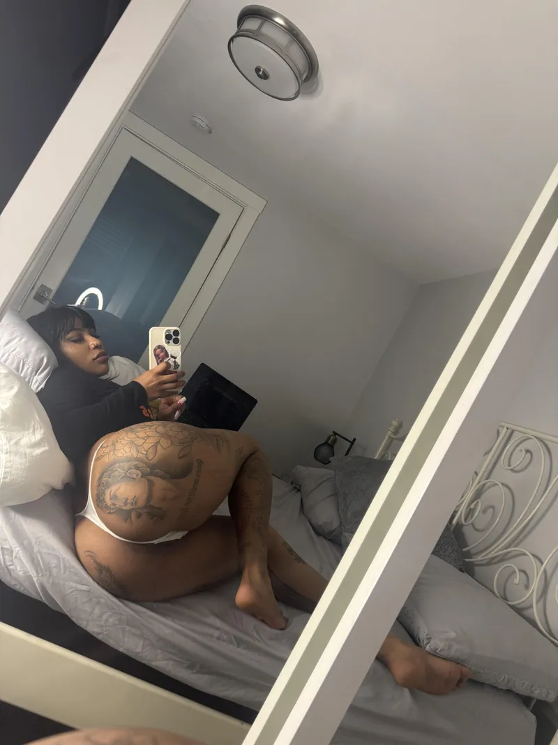 Thumbnail Self-Reflection: Exploring Sensuality and Attraction by Eyefulmuse