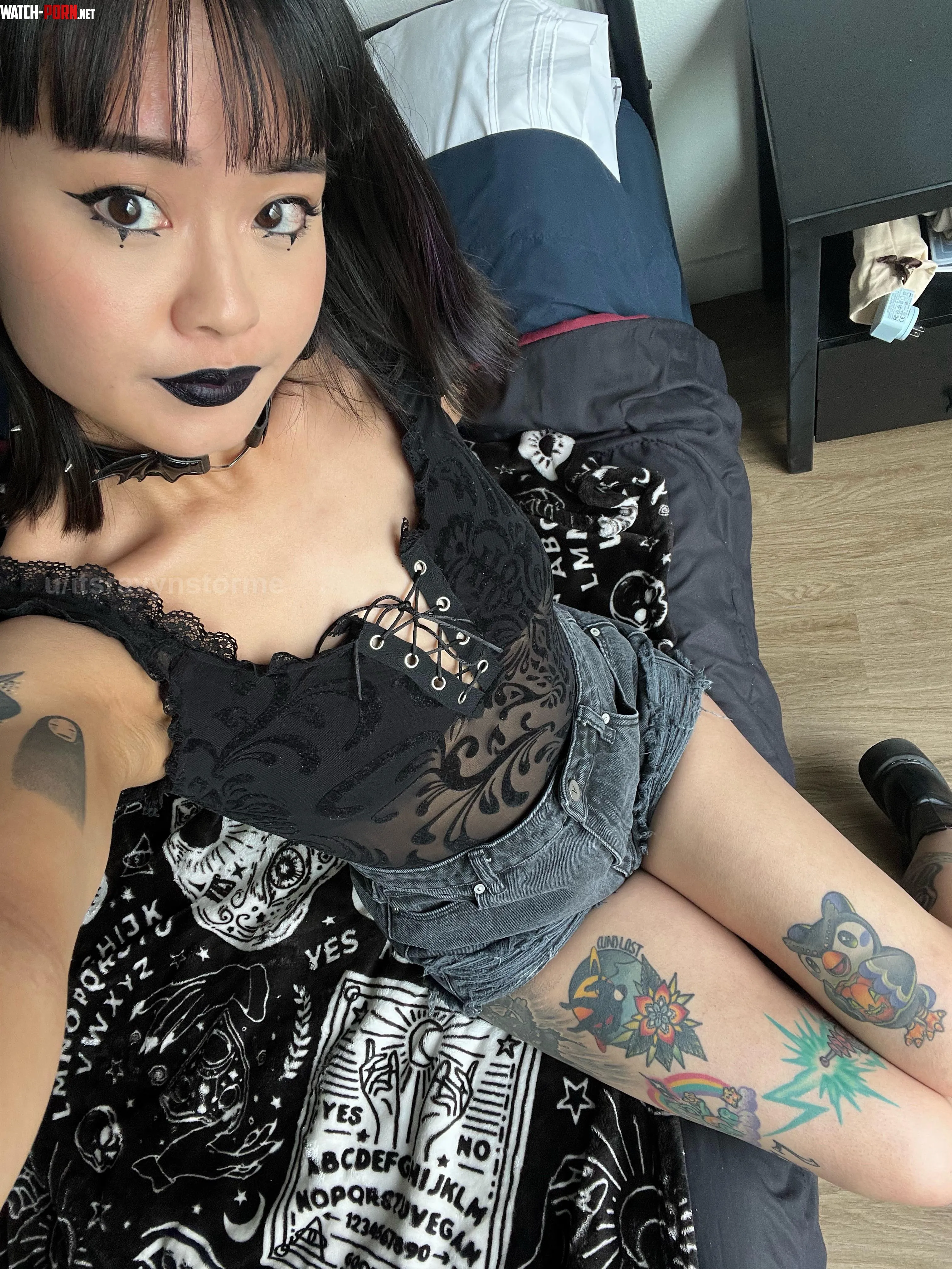 Just wanted to show off my outfit by itsravynstorme