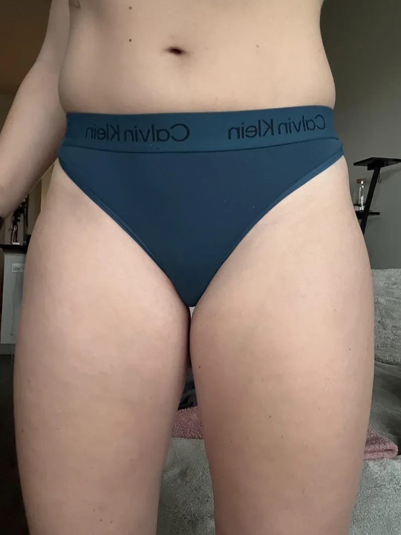 Thumbnail cumwcourt: Earmuffs Anticipation in the Realm of Thighs