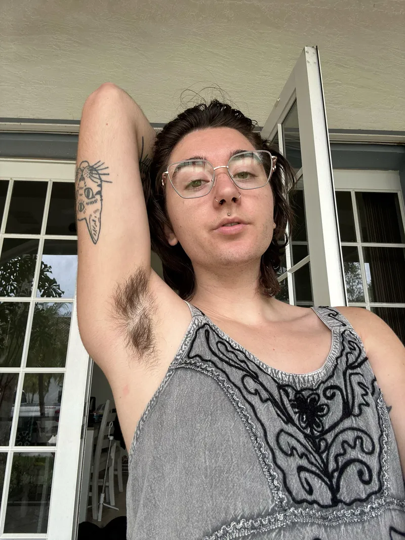Thumbnail Memory Lane: divine_divinity111's Armpit Appreciation