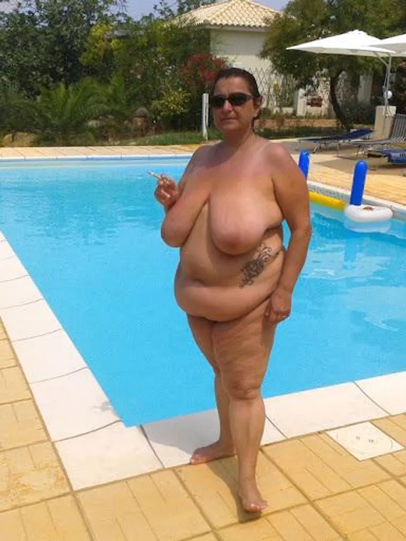 Thumbnail Unwind à la Piscine: BBWnudists Unveiled by Green-Salary9555