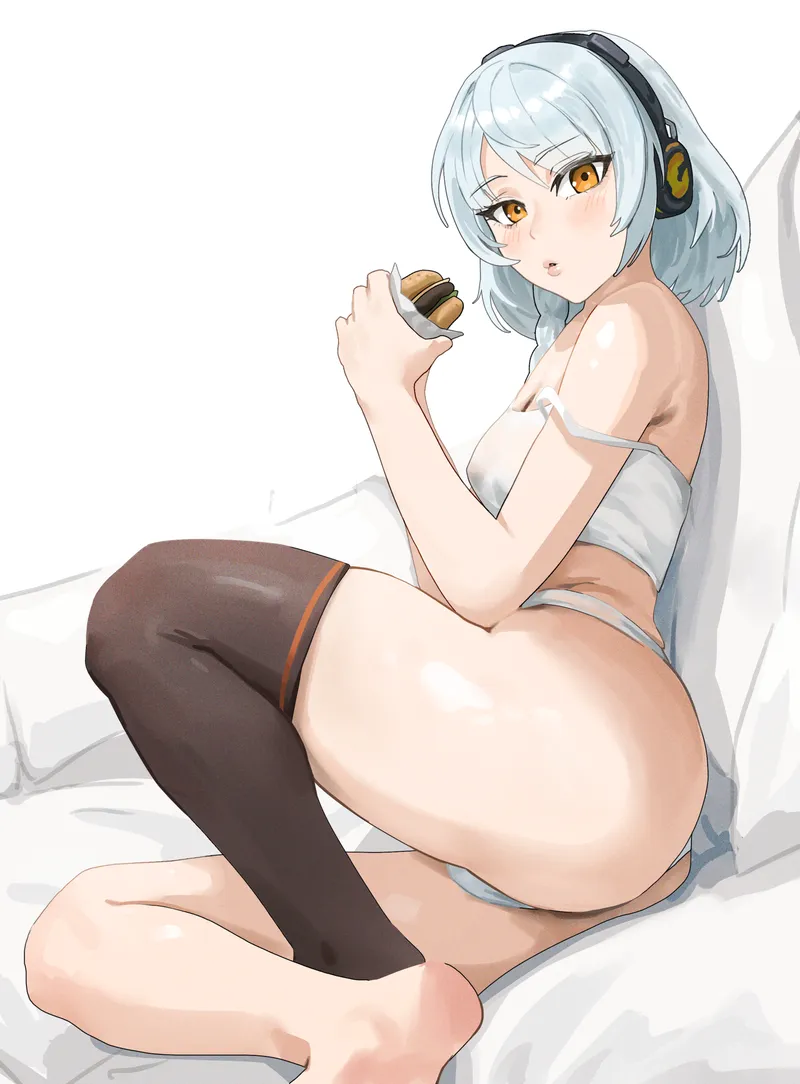 Thumbnail freyhstart Captures Anby's Snacking Moment in Thighdeology