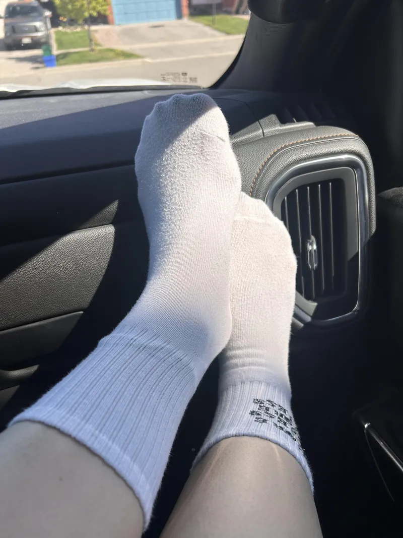 Thumbnail longtoesxo: Passenger Princess with Socks Fantasy | Socksgonewild
