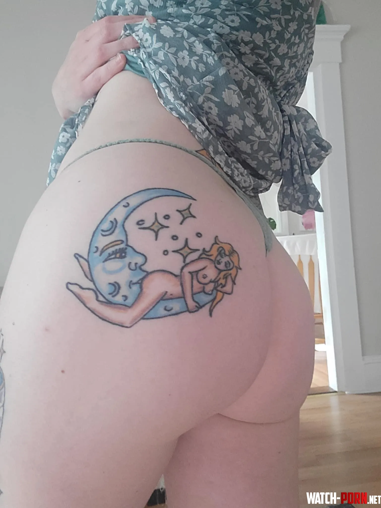 Husband said it jiggles through the sundres when I walk by JuniperHazexxx