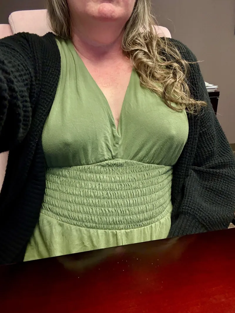 Thumbnail Boss-his-princess Tackles Cold Office in Layers - Braless Struggles