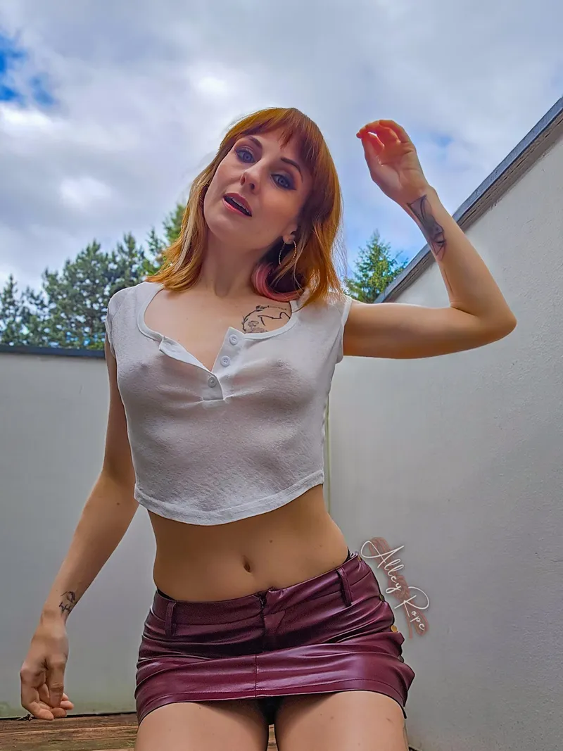 Thumbnail Alleyrope Stays Stylish Even in Chilly Weather | seethru
