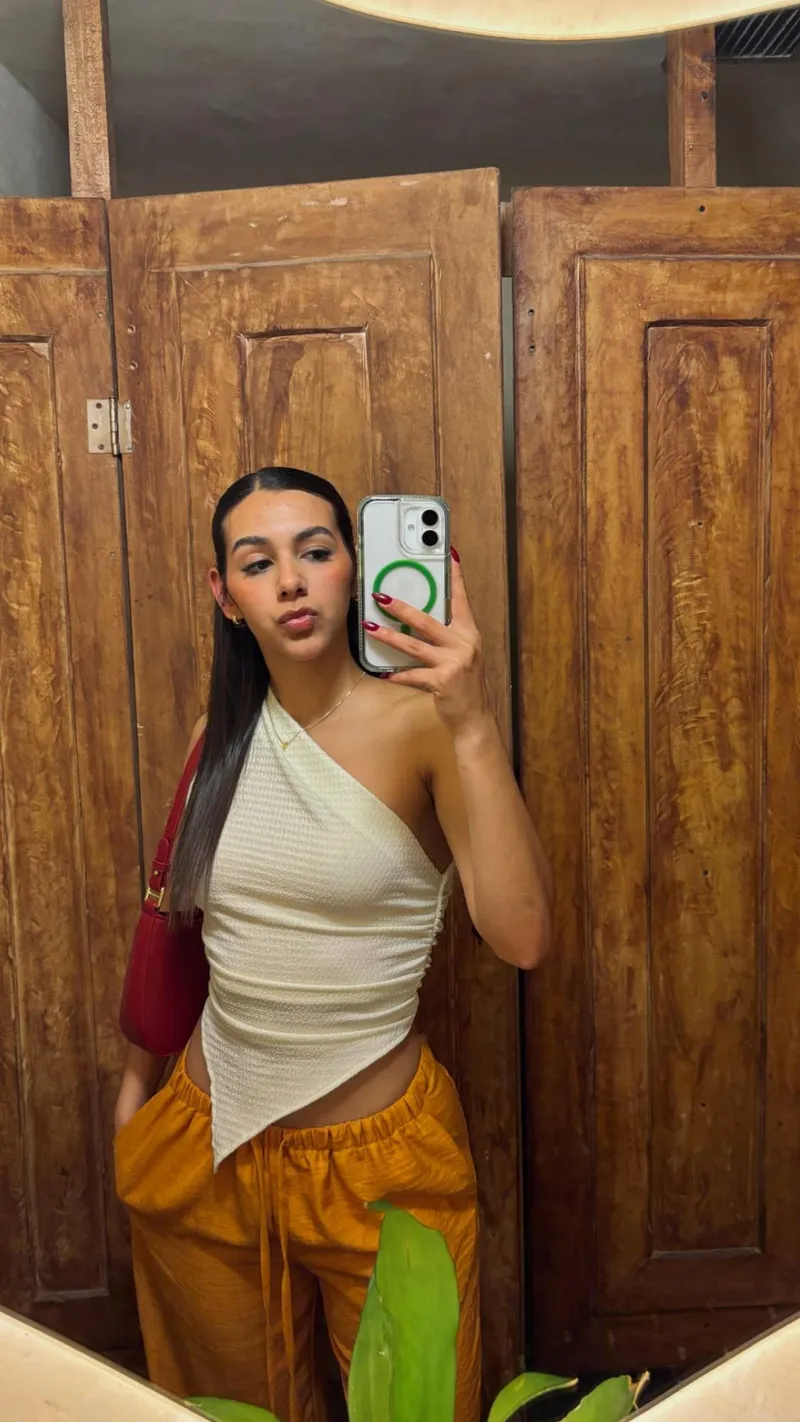 Thumbnail ViccyCuteSmile's Admiration: Loved Outfit Showcase on croptopgirls