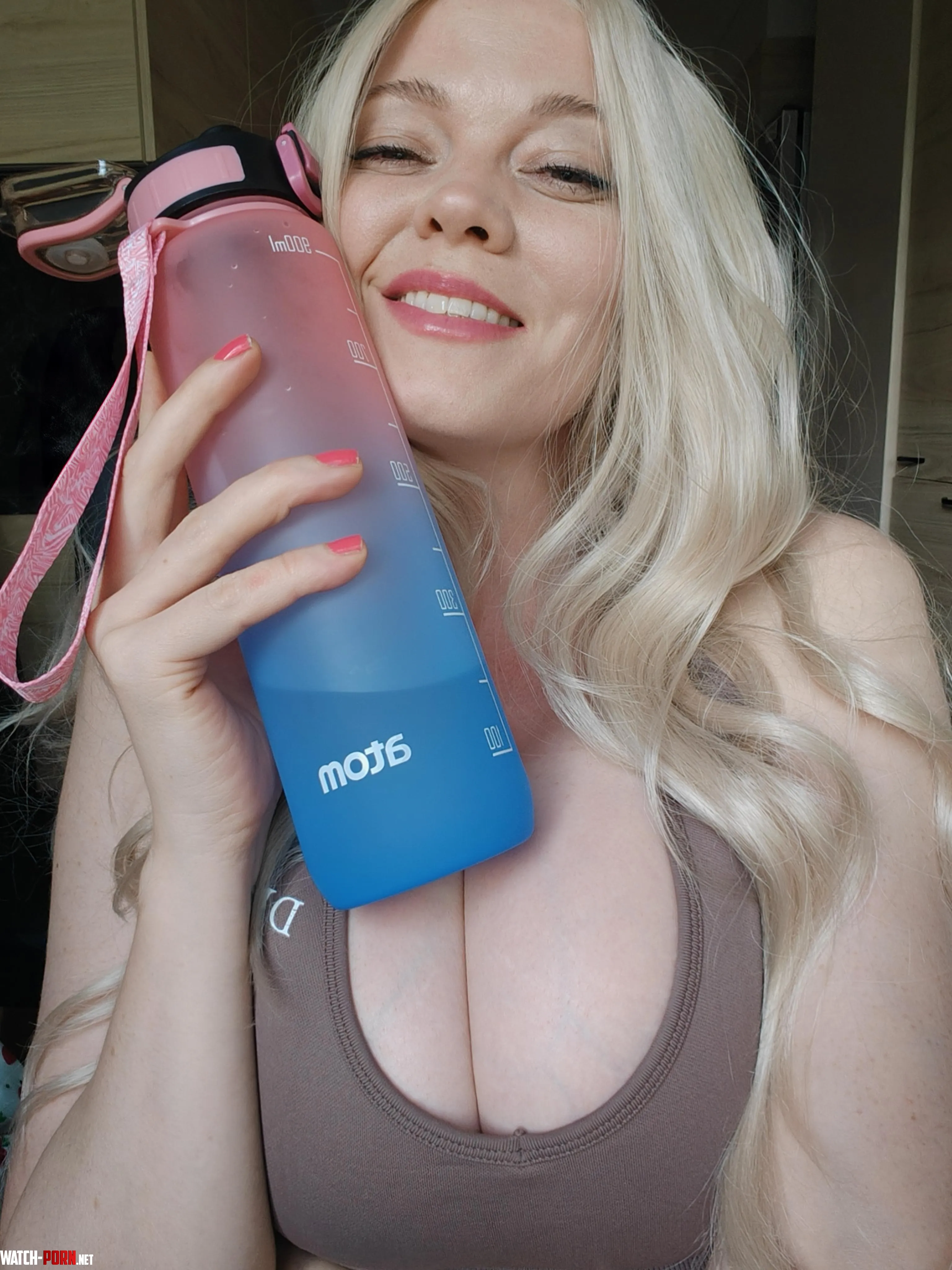 Here’s your daily reminder to drink up by fifibliss