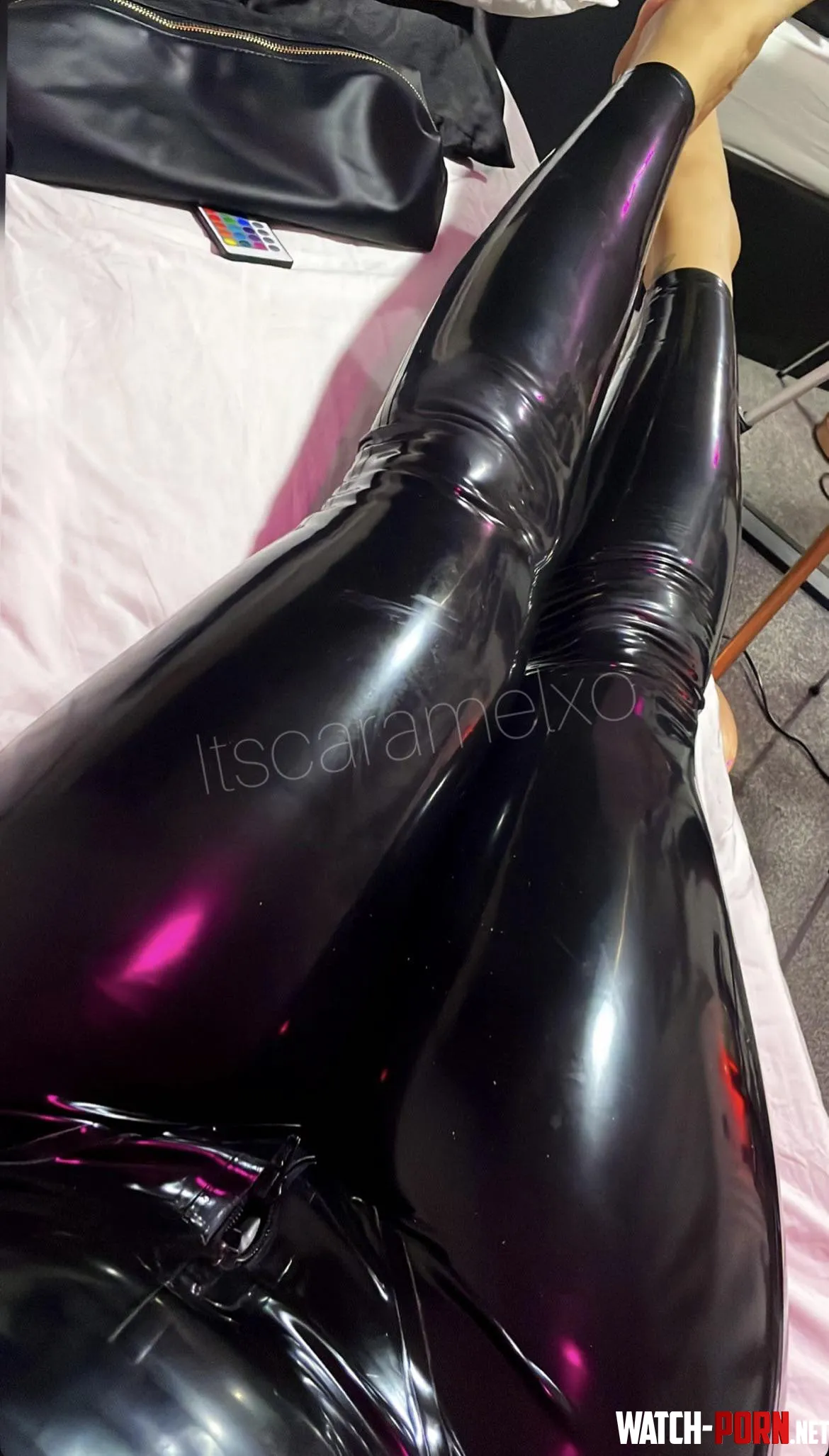 Thicc shiny latex thighs 😈 by iitscaramelxo