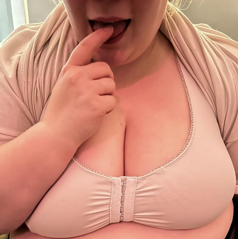 Thumbnail BloneBBWMILF Unleashes Sensual Desires - Bra Unclipped | BBW