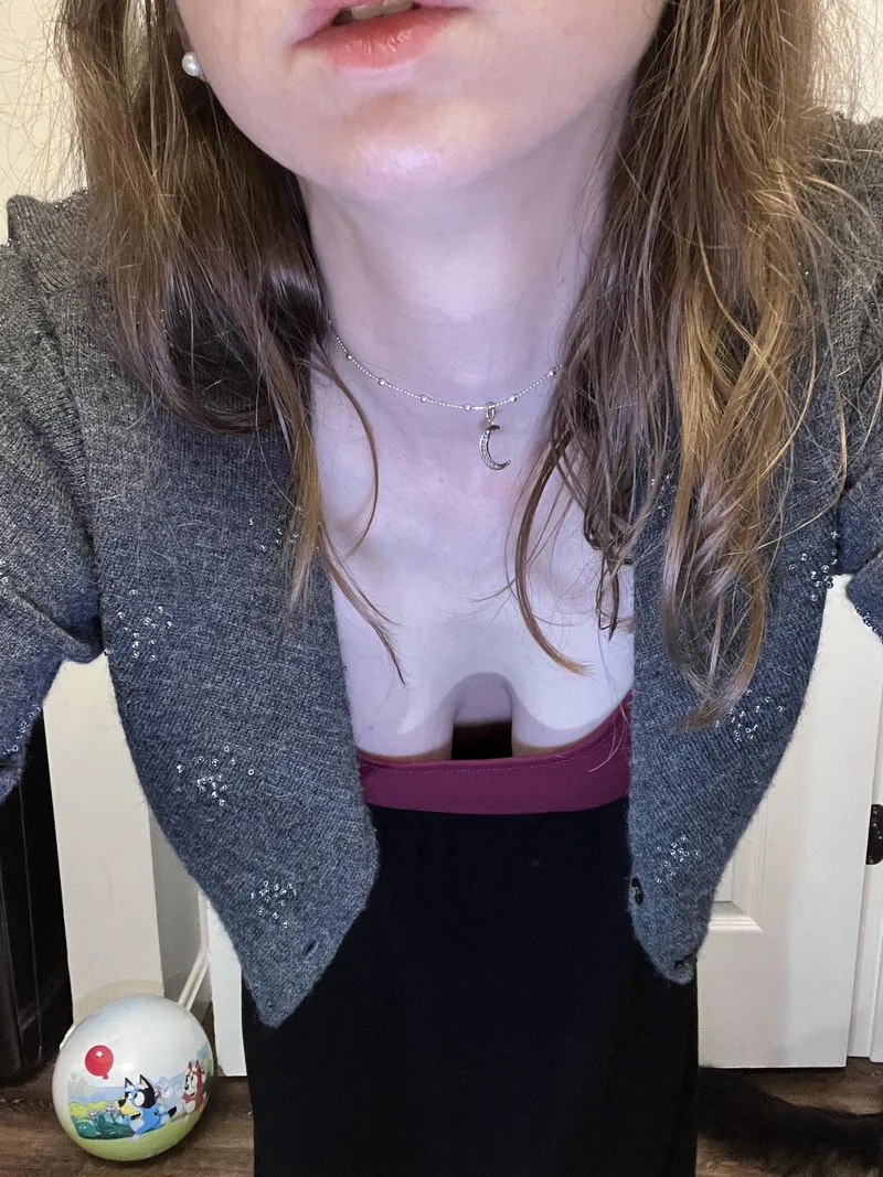 Thumbnail Classy Looks, Sultry Thoughts: A Downblouse Confession | Elenore_Hoesevelt