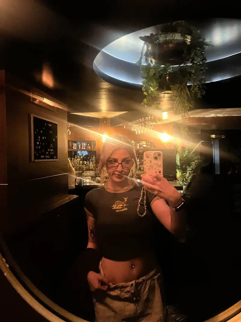 Thumbnail velvetfairydust's Guide to Stylish Fries Companions on croptopgirls
