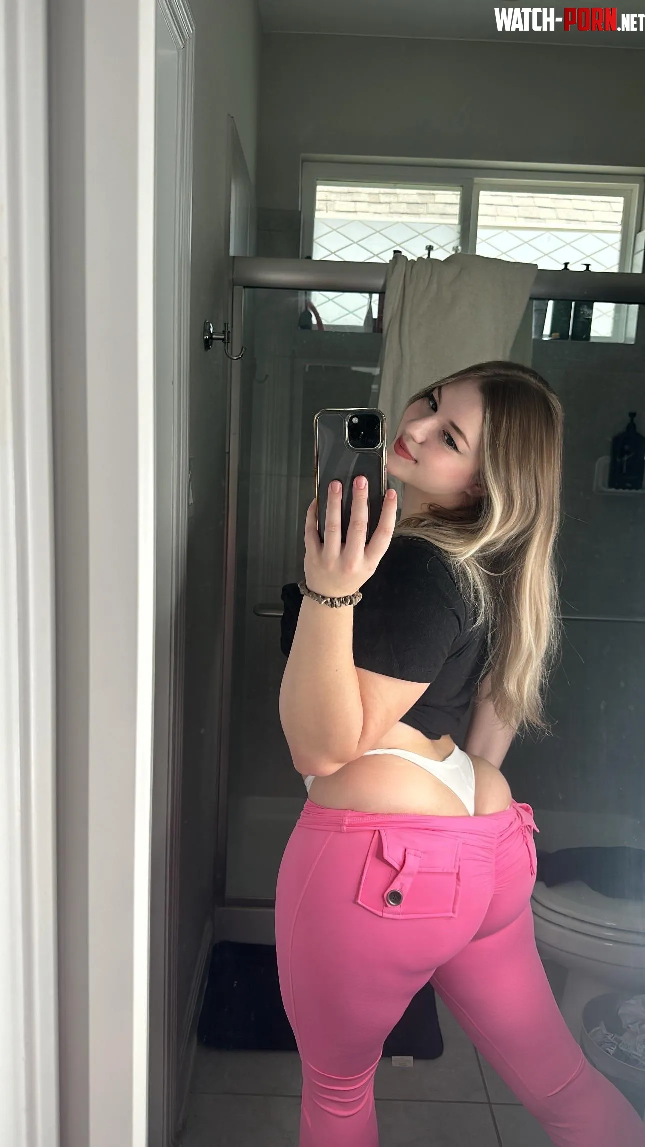 big college teen gyattt 🍑 by mommyxeena