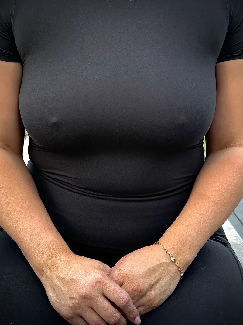 Thumbnail Thought wearing black was going to be less obvious. Apparently not. by islapointe