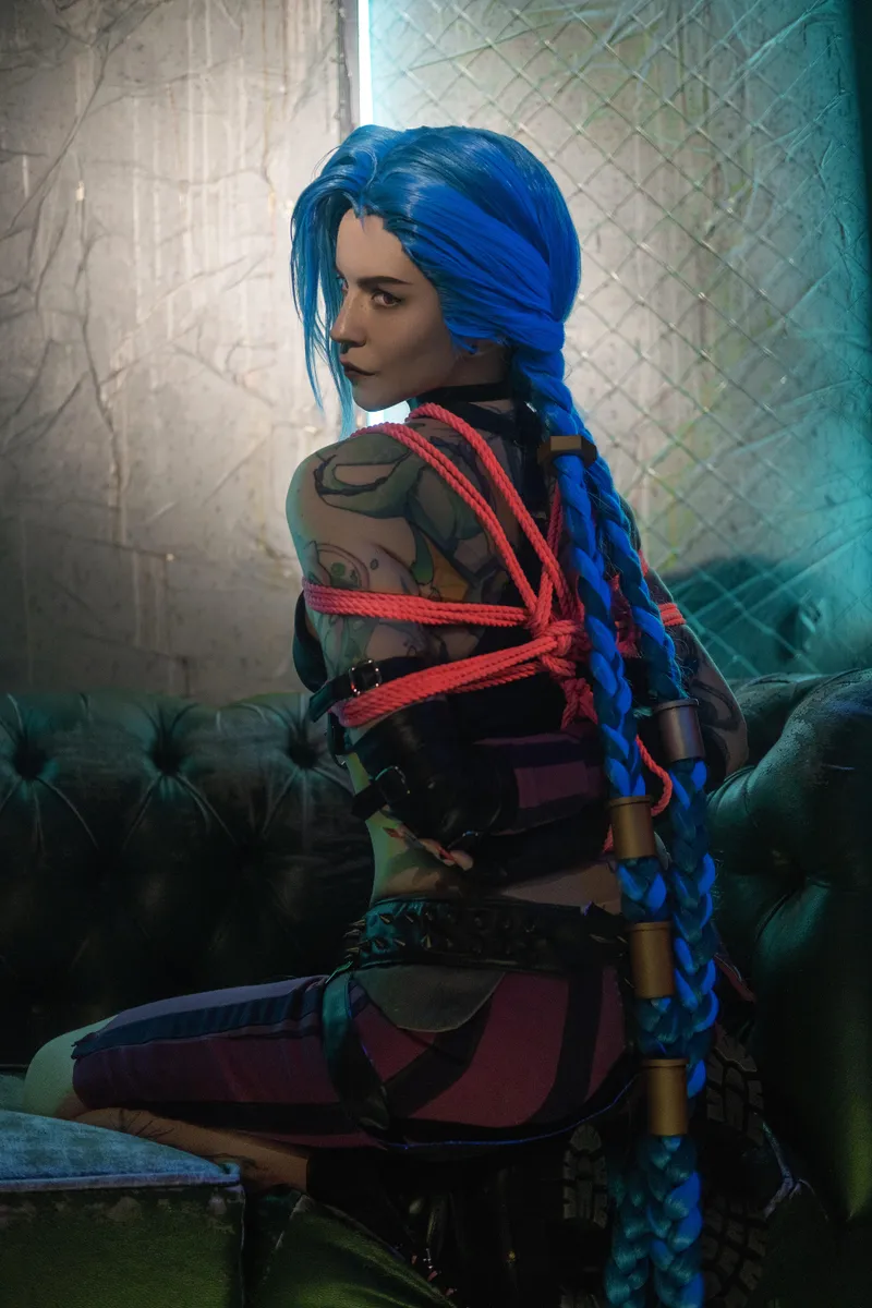 Thumbnail Discover BakaFuwa's Jinx Cosplay Masterpiece
