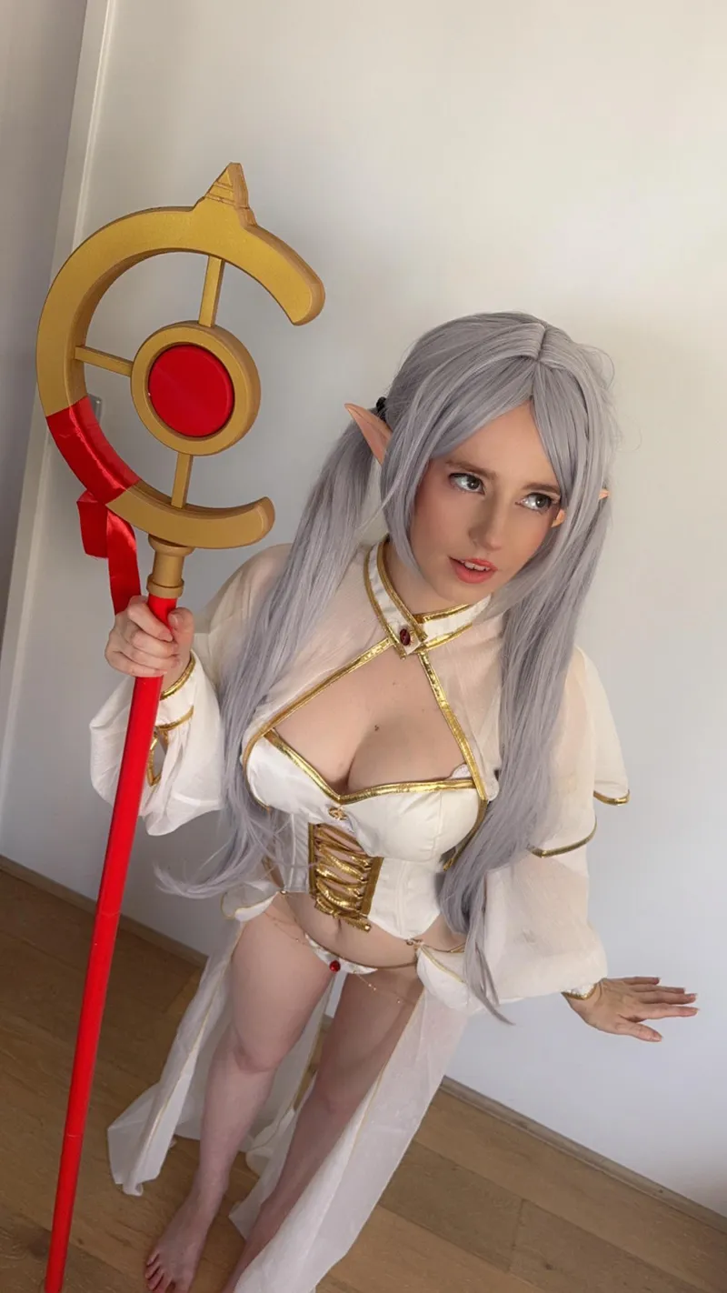 Thumbnail EllieRaeLol Brings Frieren to Life in Mesmerizing Cosplay