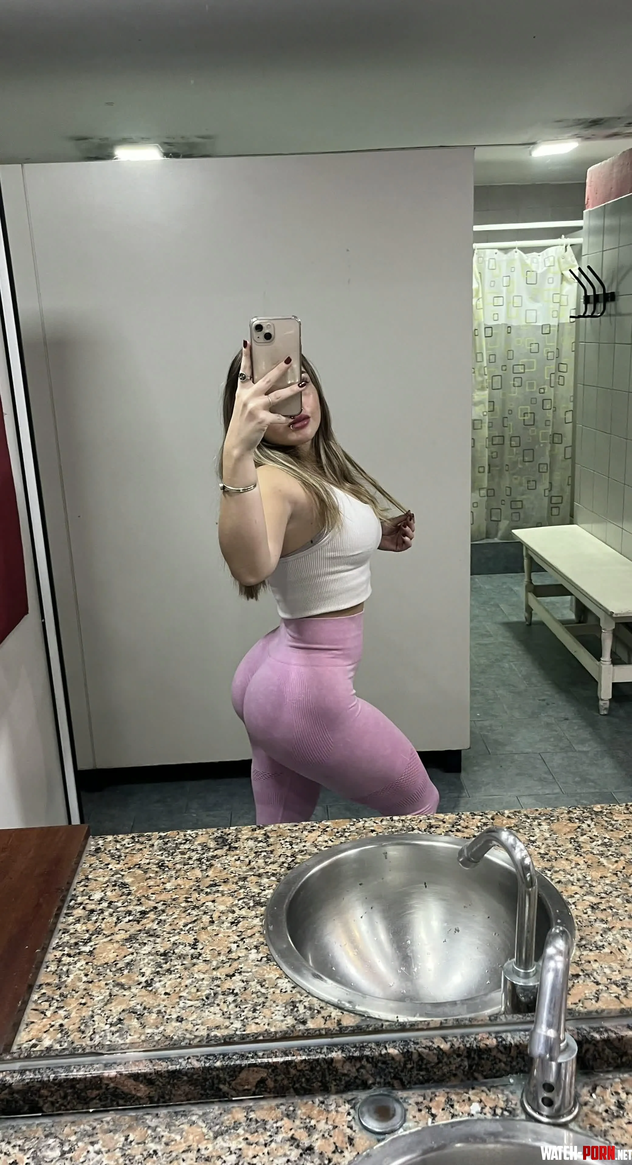 fota mina kläder på ditt golv 🥴👀 by BeautifulThot
