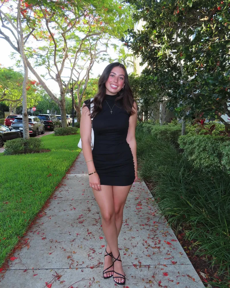 Thumbnail Alexa's Stunning Look in the tightdresses Category