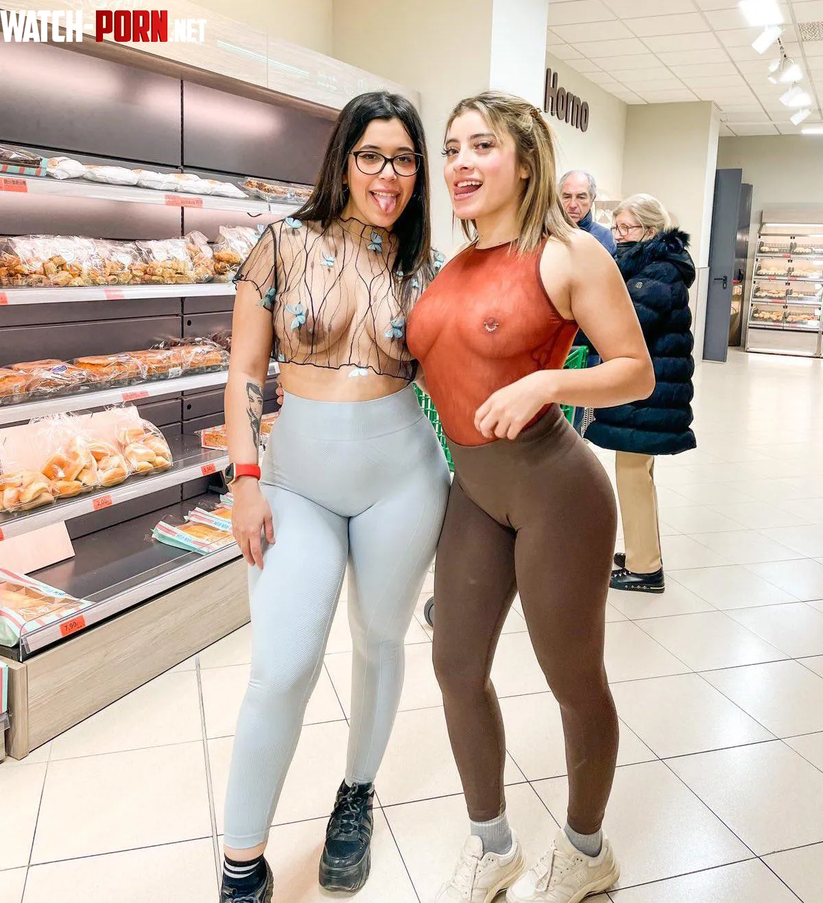 Meliaare & Vivi 😛🔥 by Glass-Reflection-163