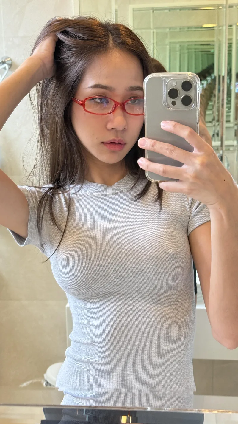 Thumbnail Mayuko_Ryuzu Aims for Nerdy Vibes Bralessly
