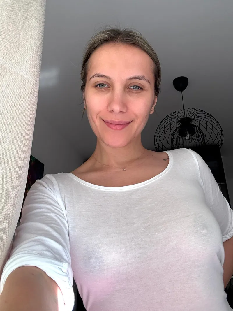 Thumbnail Enjoy Braless Comfort at Home | verove95