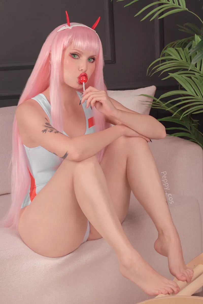 Thumbnail Peppy_cos's Tempting Zero Two Cosplay Unleashed