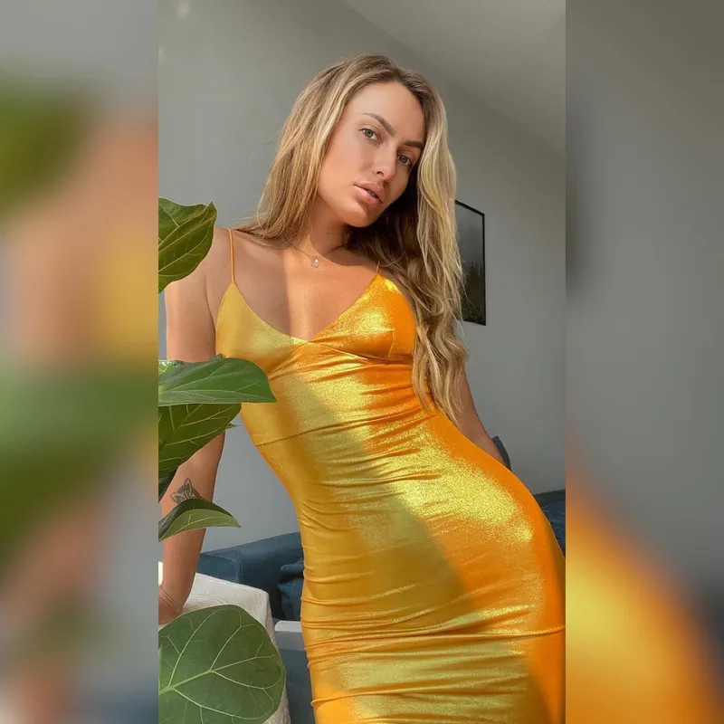 Thumbnail Feel My Bod: A Tight Dress Affair by snakesteps