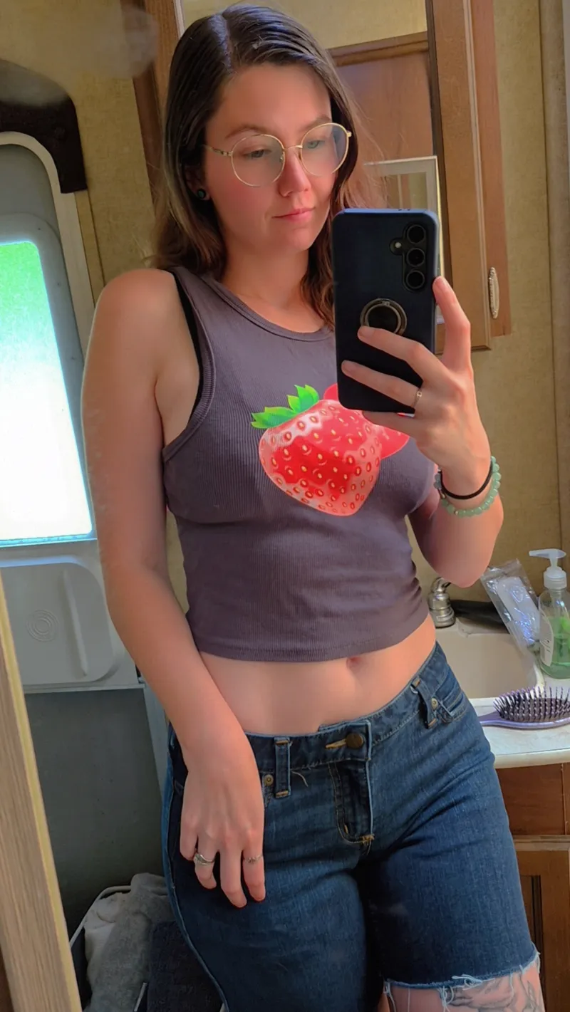 Thumbnail Sizzling Summer Style with Jess_Rabbit6162's Favorite Crop Top