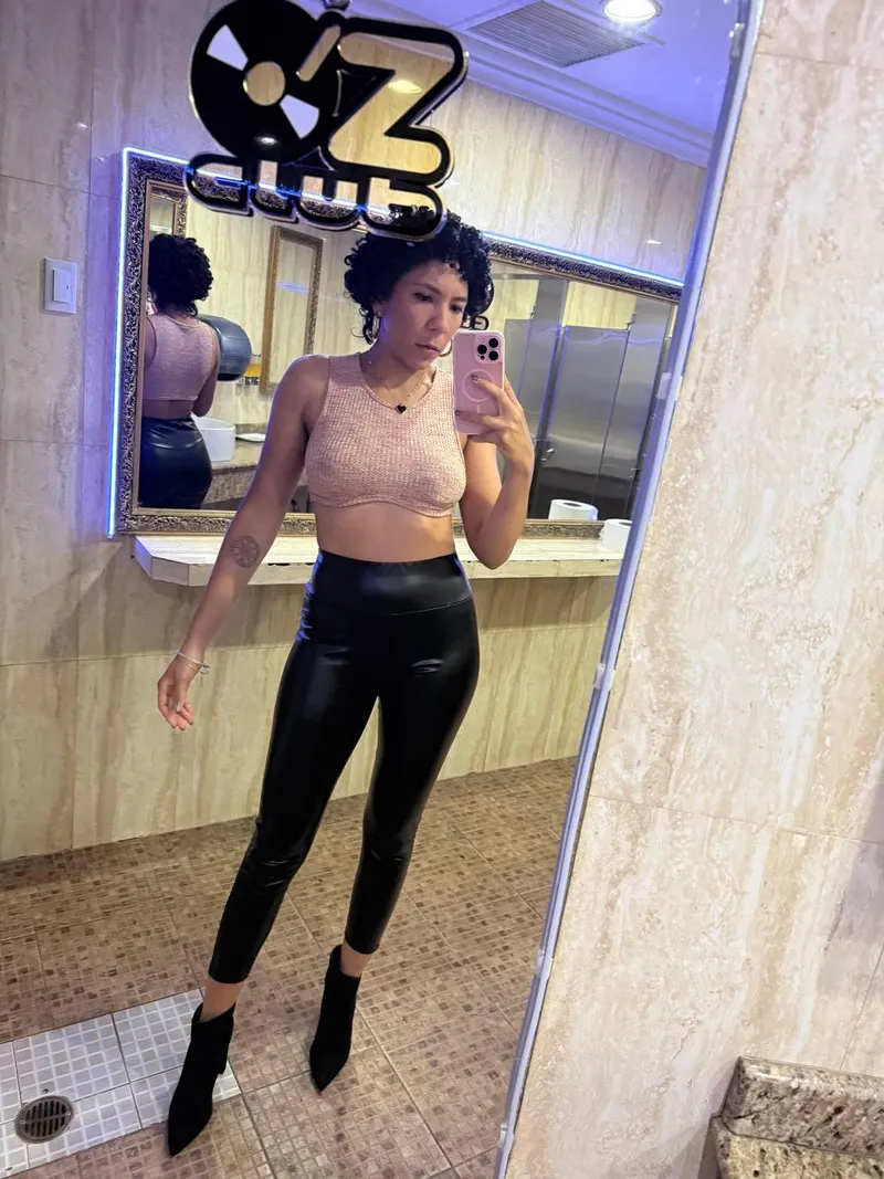 Thumbnail Diosasalome's Fabulous Look Highlighted - Classy Girls