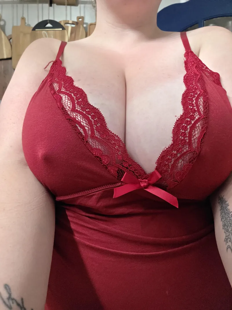 Thumbnail lululexi19's Tempting Offer: More to Show on OnlyFans