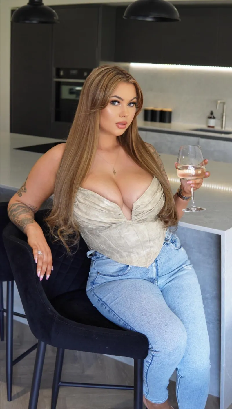 Thumbnail Friday Fun: Unleashing Cleavage Confidence