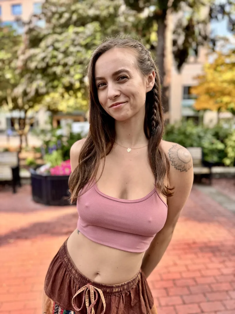 Thumbnail Follow piperquinnofficial for Instagram Hottie Content
