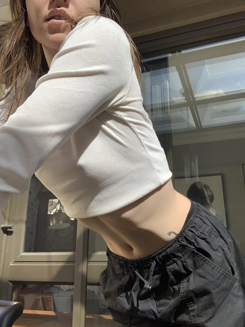 Thumbnail Discover the Unexpected Pose You Need for Inspiration