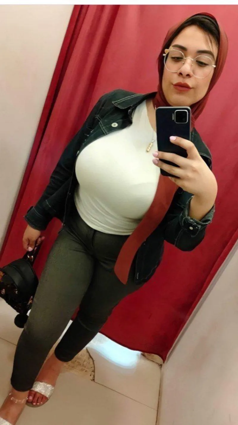 Thumbnail Muslimah Magic: Exploring Fun Bags with Sissy_Nicki69 | Unveiling the World of 2busty2hide