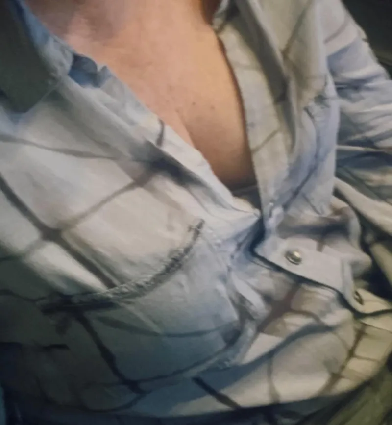 Thumbnail Wewanttosharepics069's Downblouse Saga at Work: A Sneak Peek
