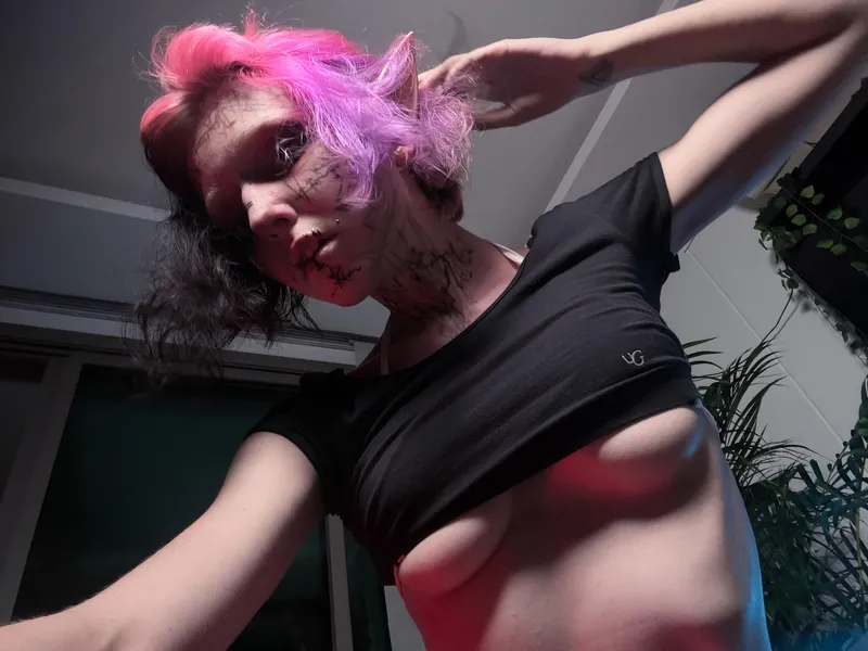 Thumbnail Underboob Obsession: A Love Affair | kawaiiipunk