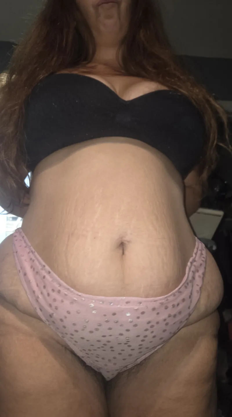 Thumbnail Dangerous Curves: Abigailgray256's Bold Statement