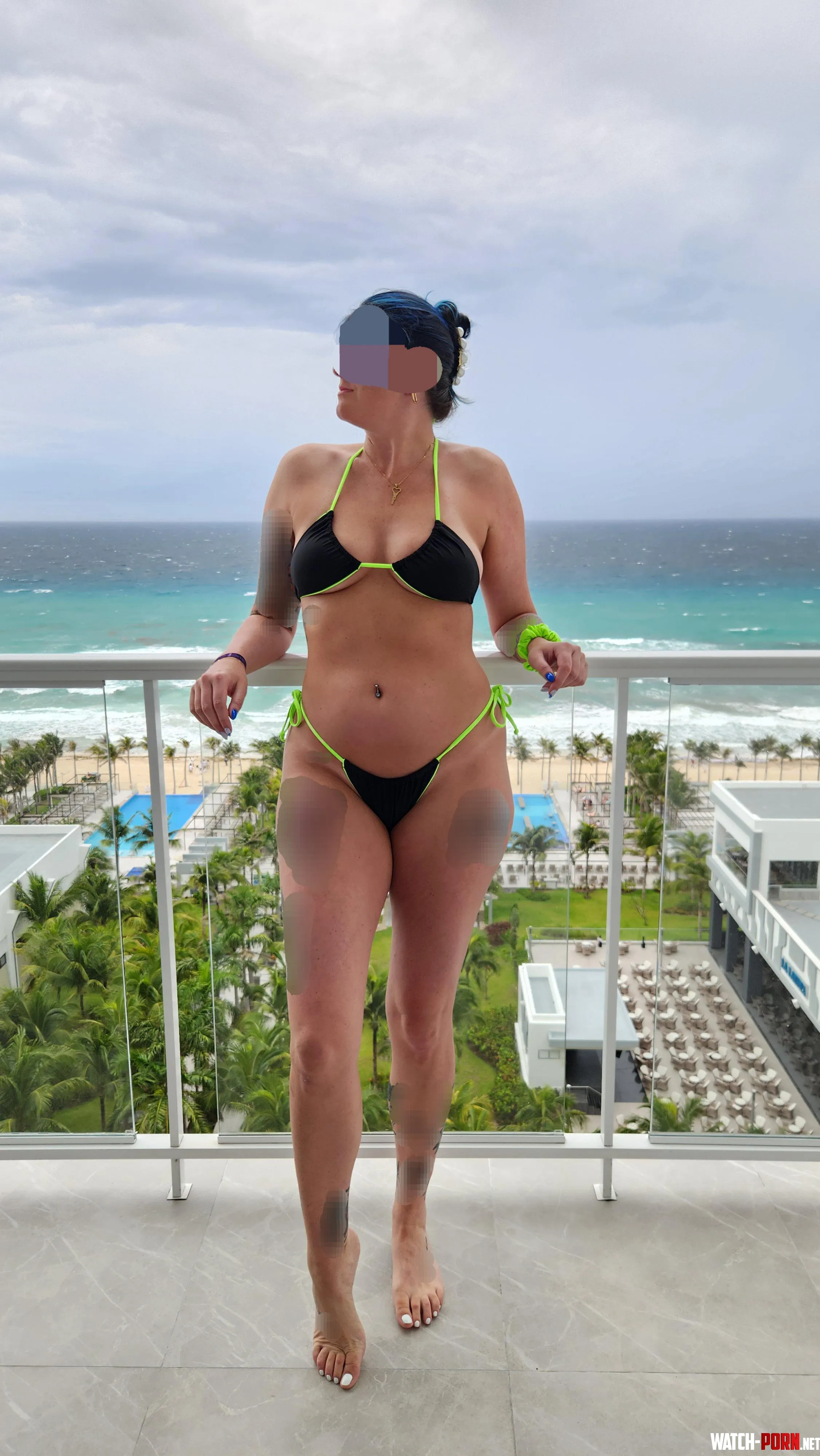 Caught a few stares in this bikini by AmazonGoddess15