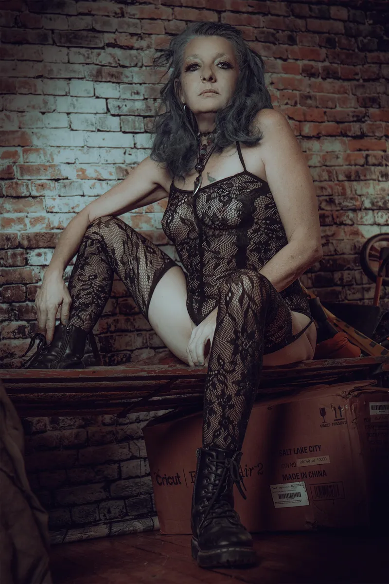 Thumbnail thegypsy66 Brings Dark Hotness in Today's Outfit