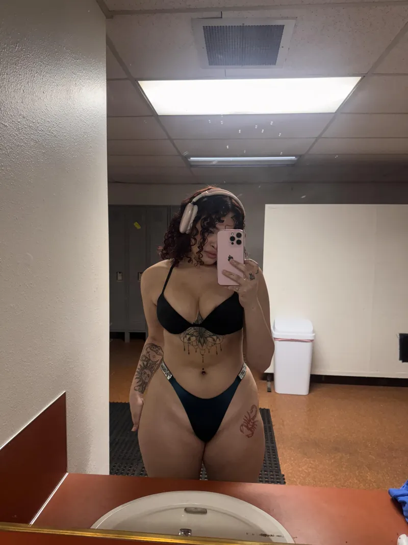 Thumbnail Ariaxxo: Gym Secrets and Tattoos - Hot Chicks Revealed