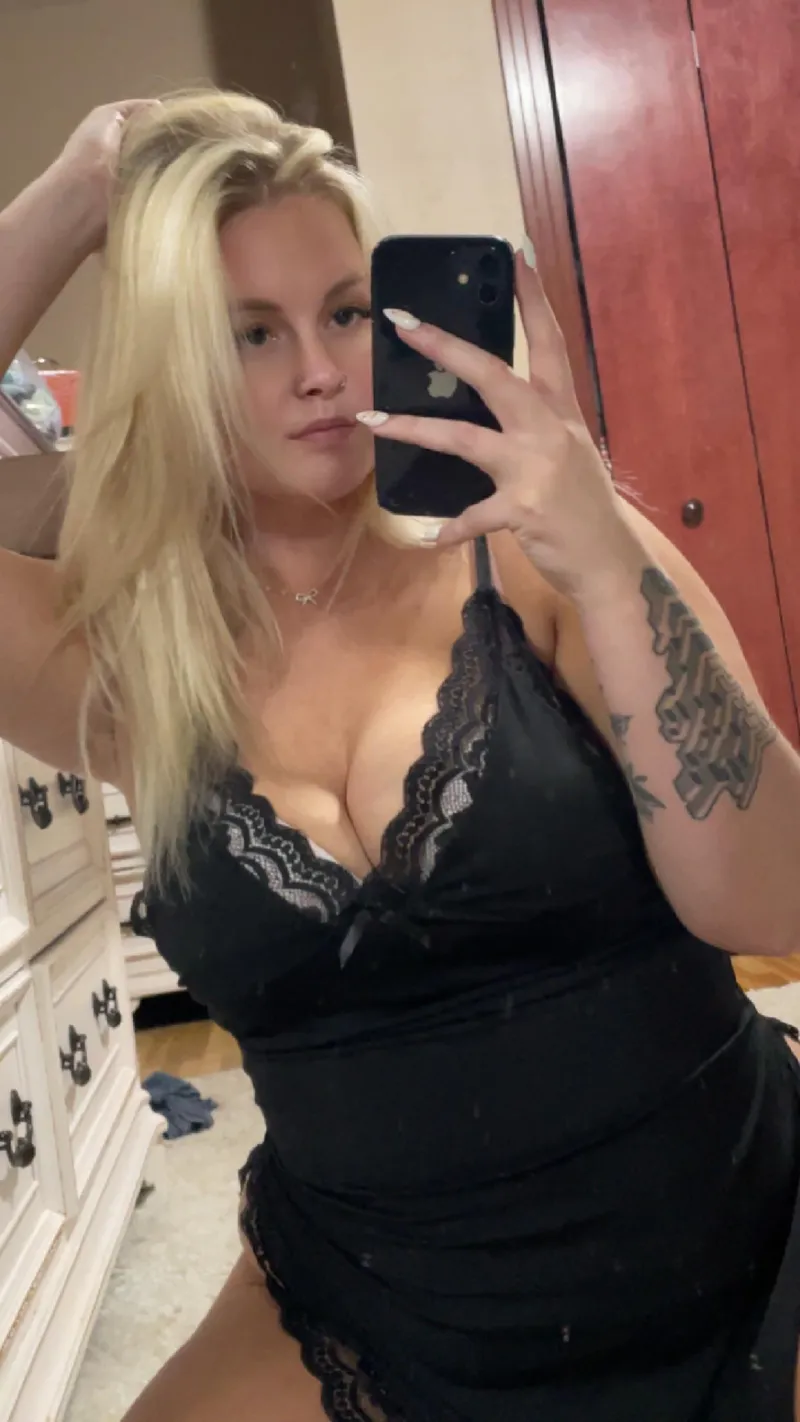 Thumbnail Goodnight Vibes in a Stunning Dress | ShaeRylee