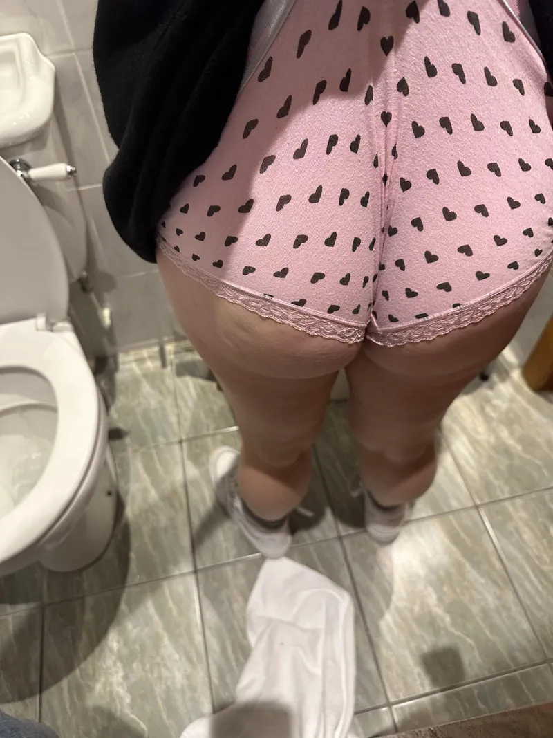 Thumbnail Typical_Sentence_261's Embarrassing Toilet Tale