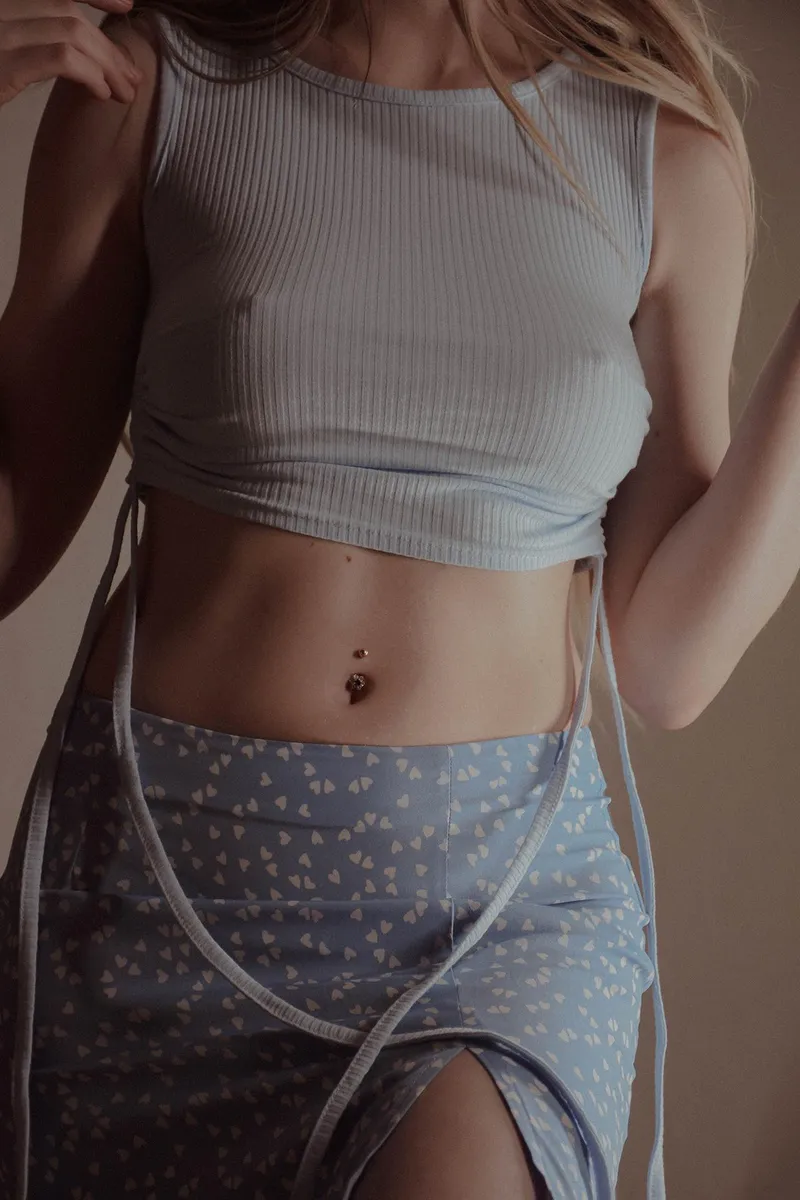 Thumbnail Embracing Freedom: Going Braless and Confident | buonbella