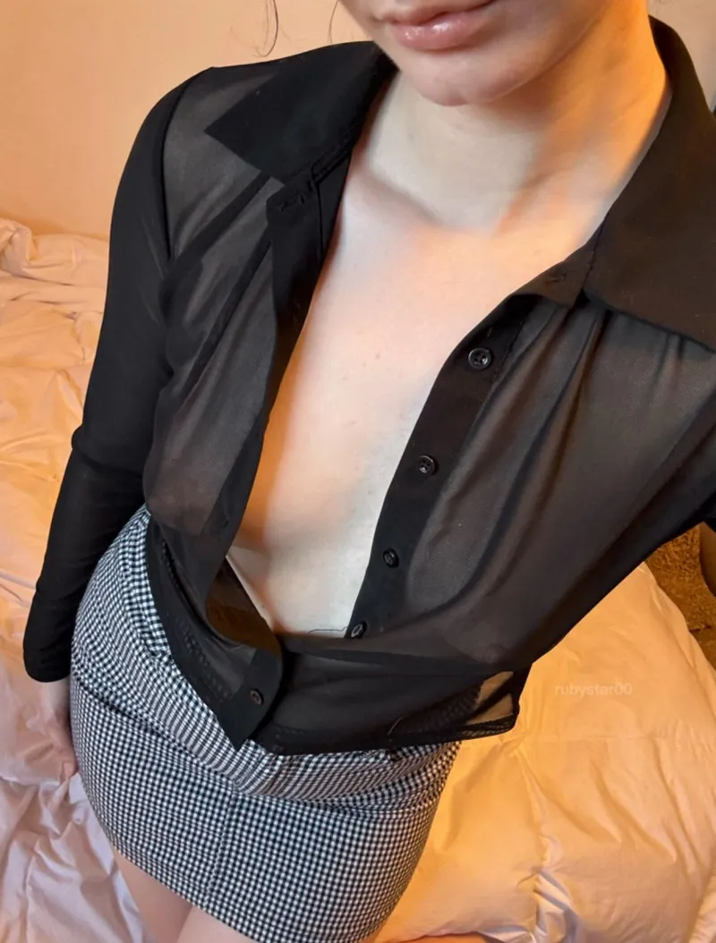 Thumbnail Rubystar00 Flaunts Some Sheer Elegance in Downblouse Fashion