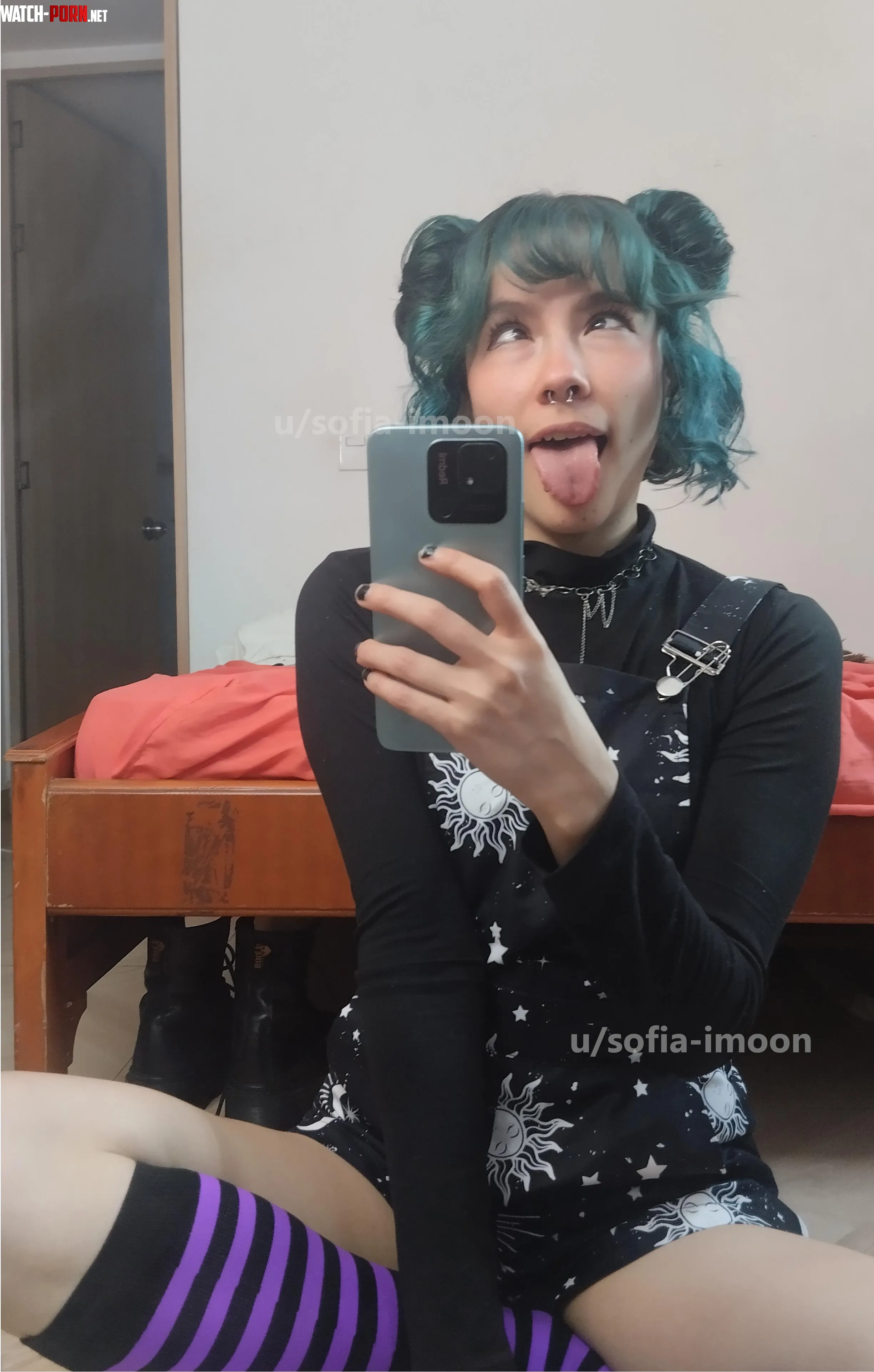 what do you want to do when I do this silly face by sofia-imoon