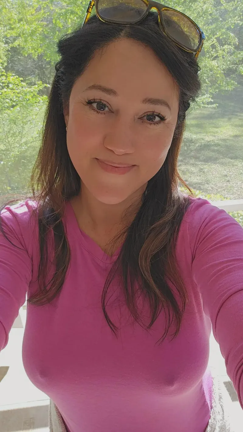 Thumbnail Miss_violette_: Stylishly Braless for a Morning Walk