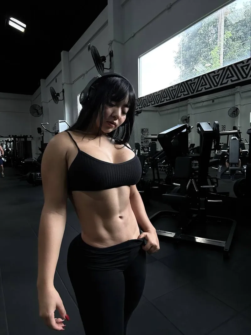 Thumbnail TwinkleJellybeanerrr: Fit and Strong - Embrace the Body Like a Weapon in Fitgirls