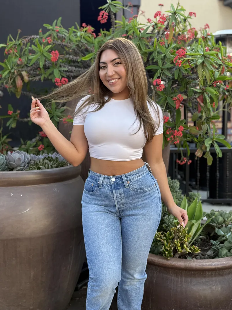 Thumbnail LexiSexi420: A Captivating Presence on Instagram