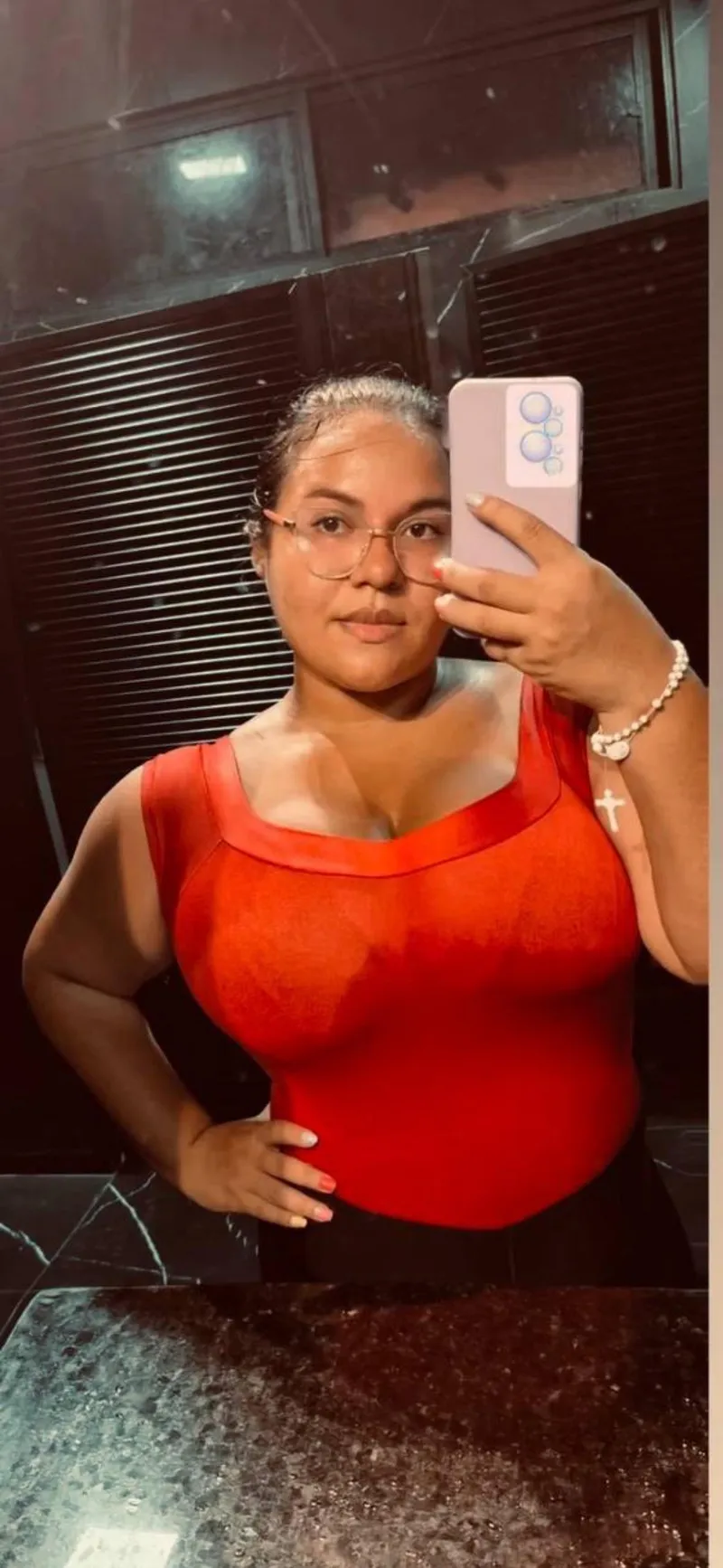 Thumbnail Mirror Reflections: Exploring 2busty2hide World