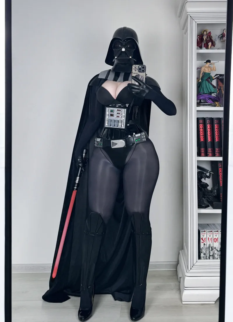 Thumbnail Anna's Darth Vader Cosplay Takes Center Stage